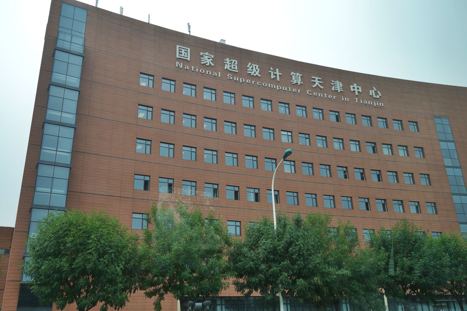 国产算力从“能用”加快走向“好用”